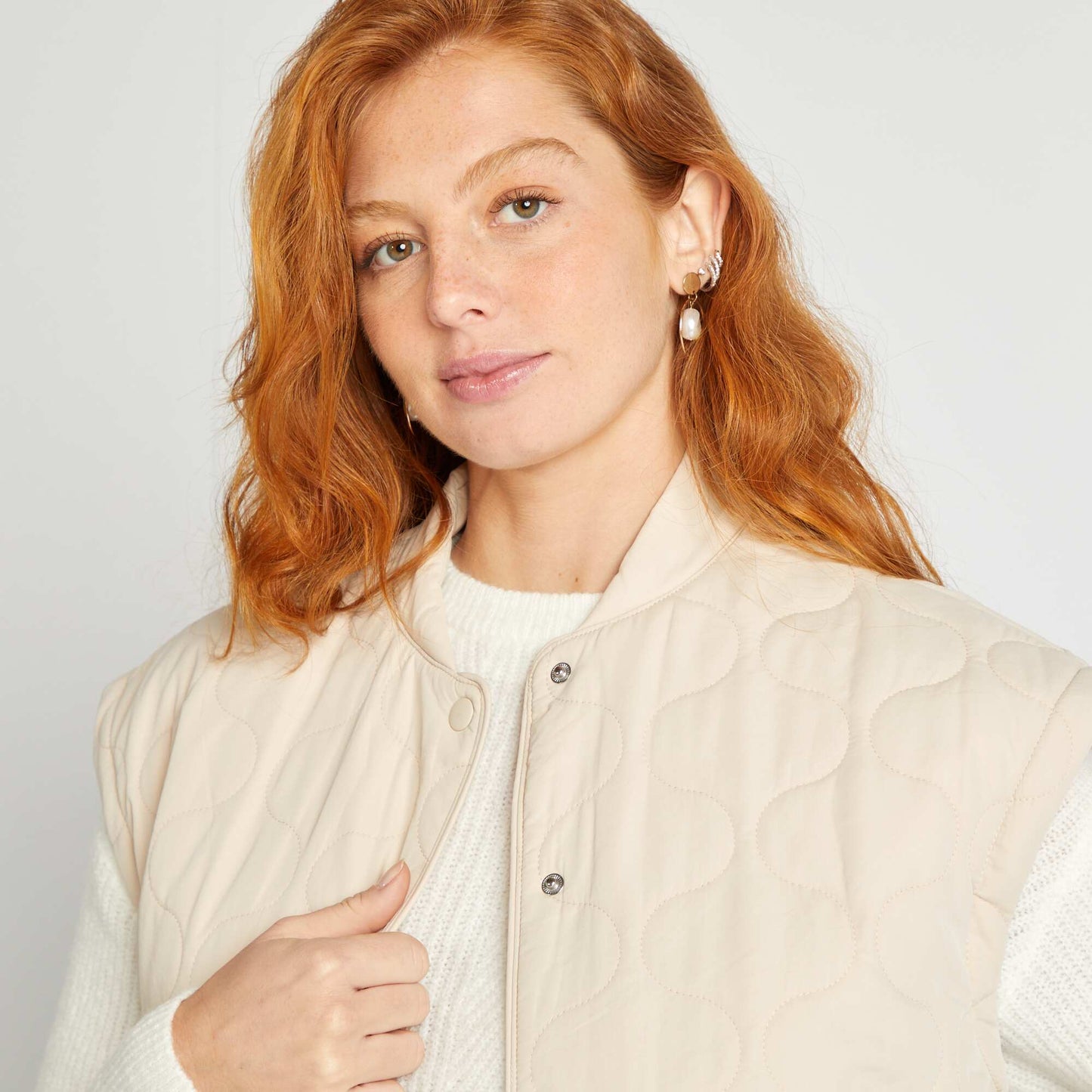 Quilted padded jacket with detachable sleeves BEIGE