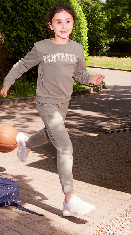 Մանկական սպորտային հավաքածու` վերնազգեստ + տաբատ