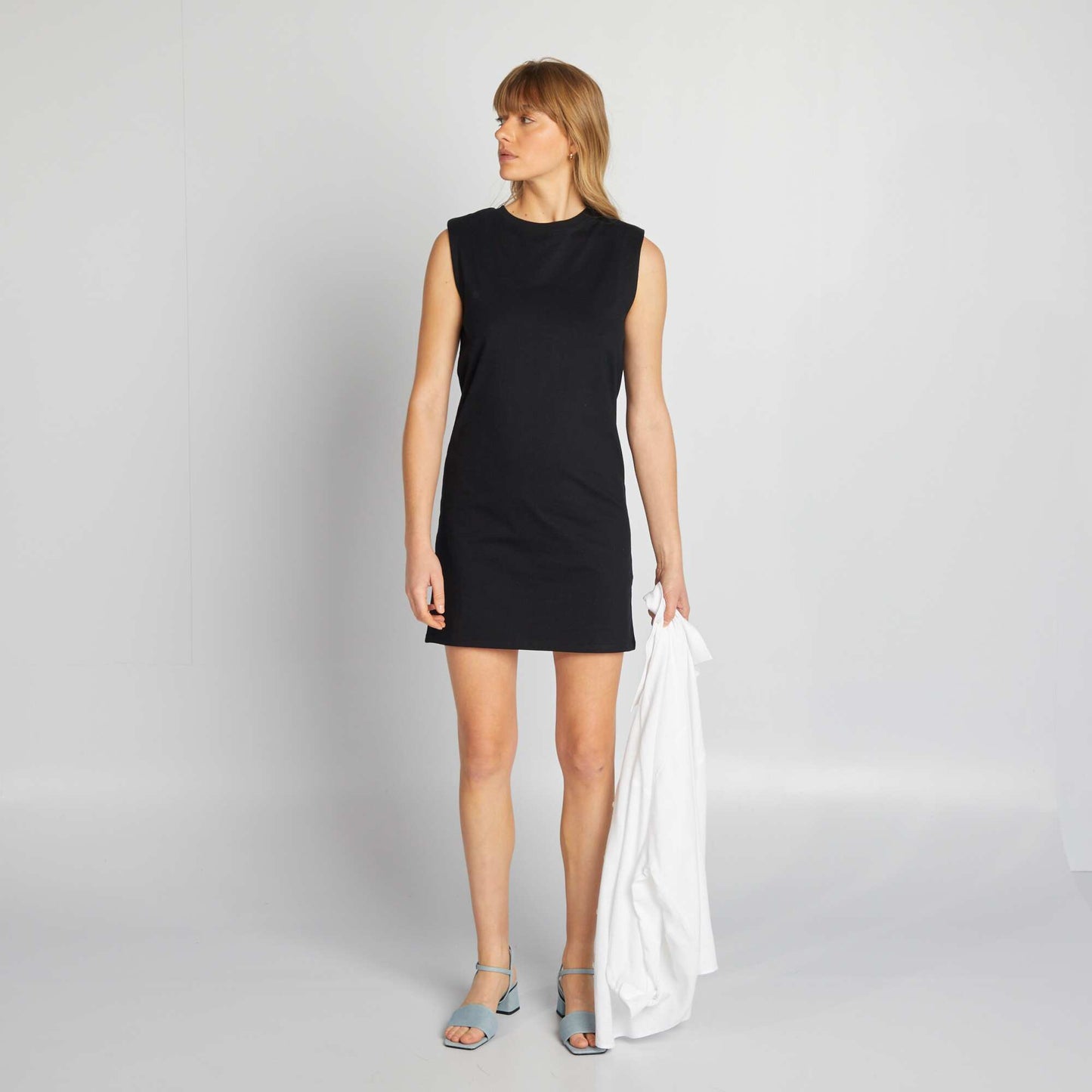 Short dress with épaulettes black