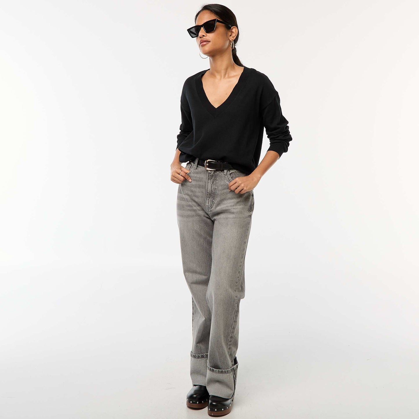 Fine-knit V-neck sweater BLACK