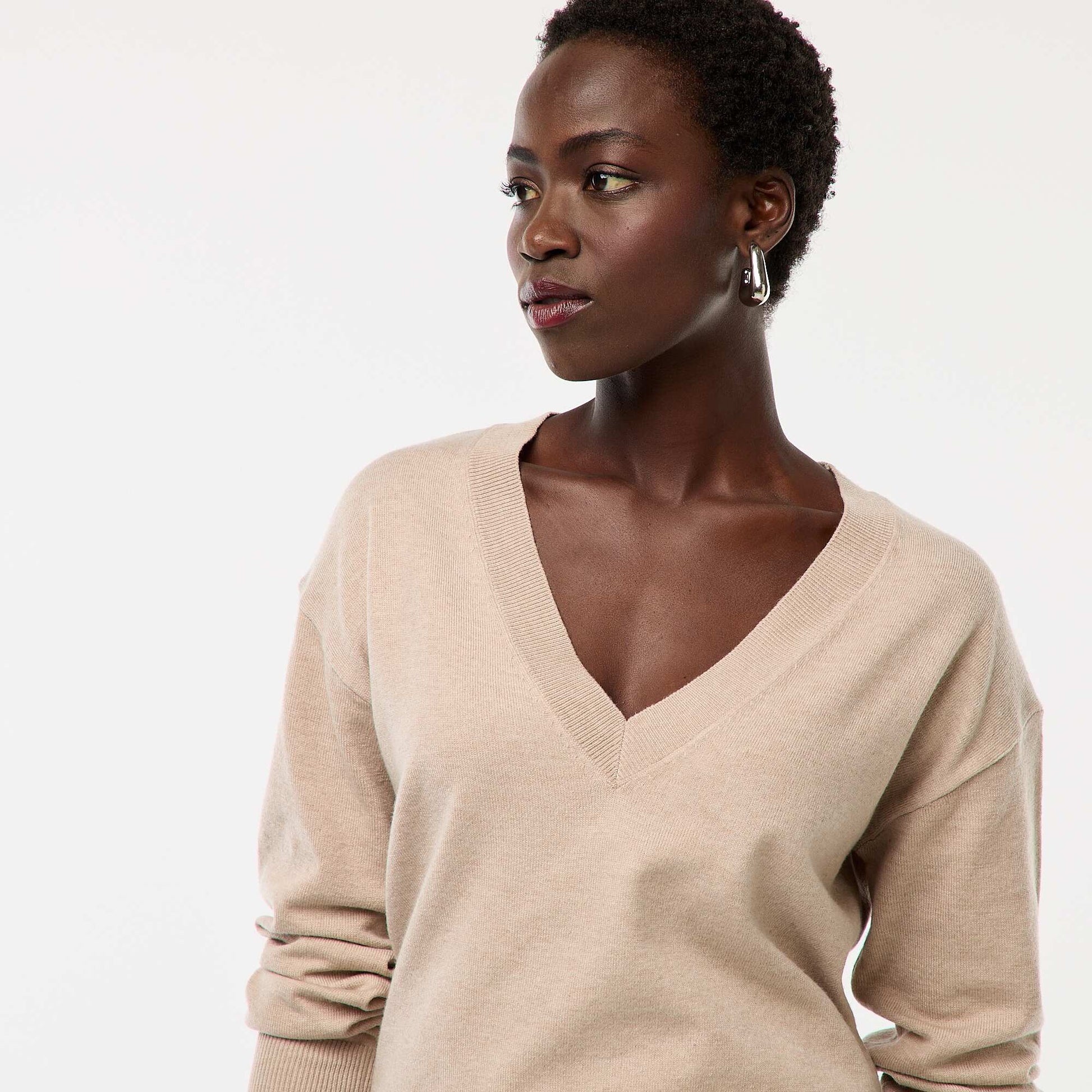 Fine Knit V-Neck Sweater BEIGE