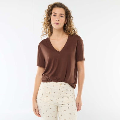 Short-sleeved t-shirt with V-neckline BROWN