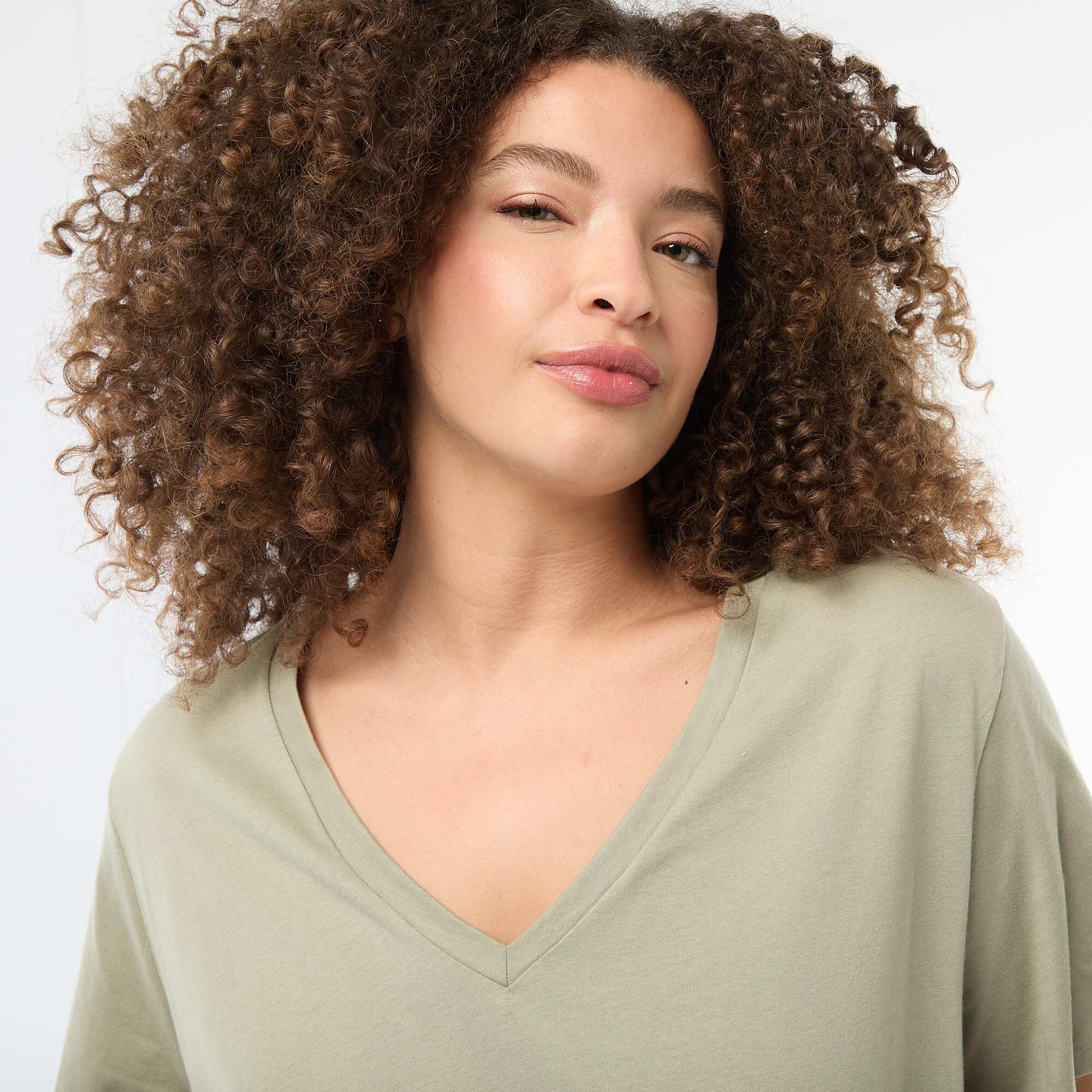 Basic V-neck Short-sleeved T-shirt GREEN