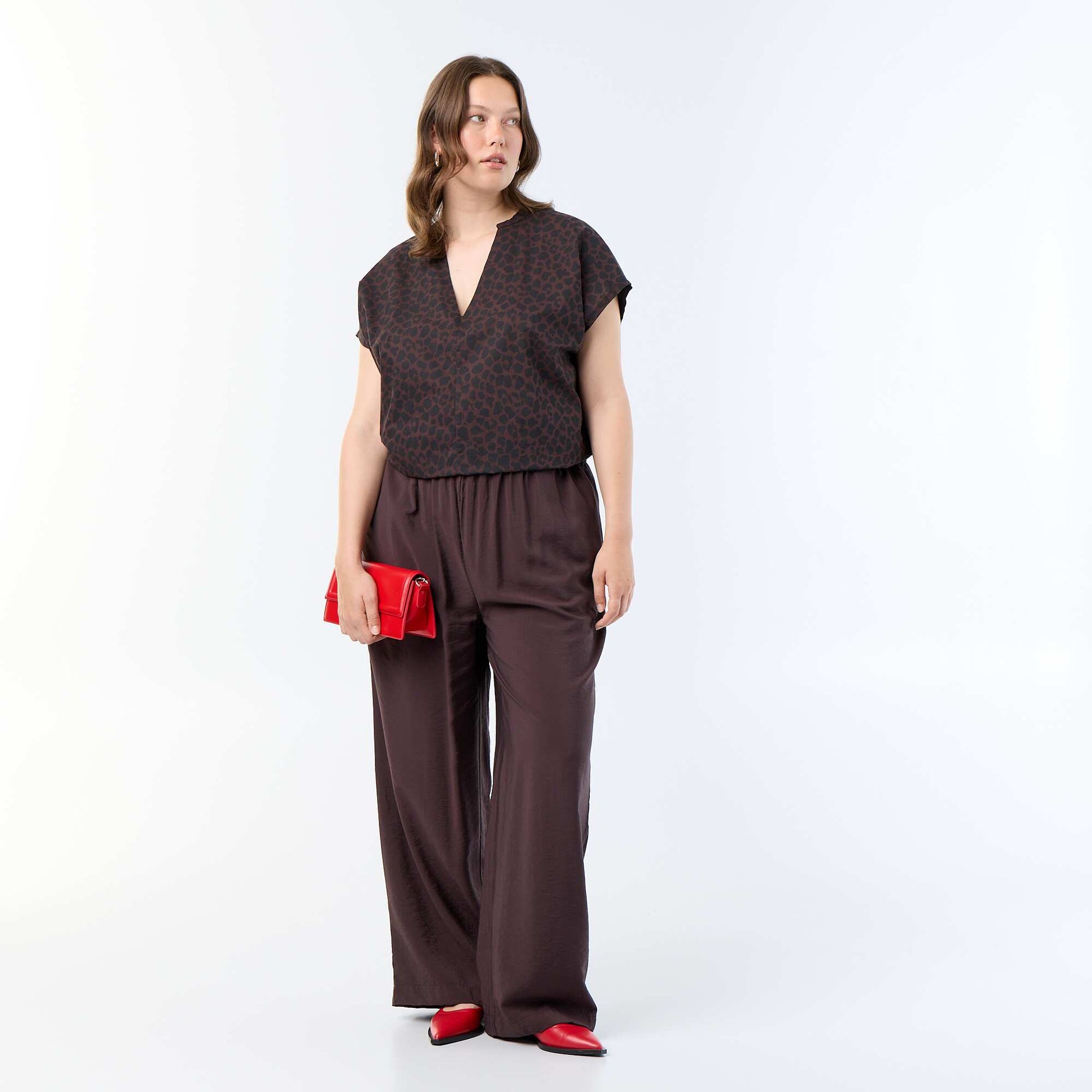 Light short-sleeved blouse BROWN