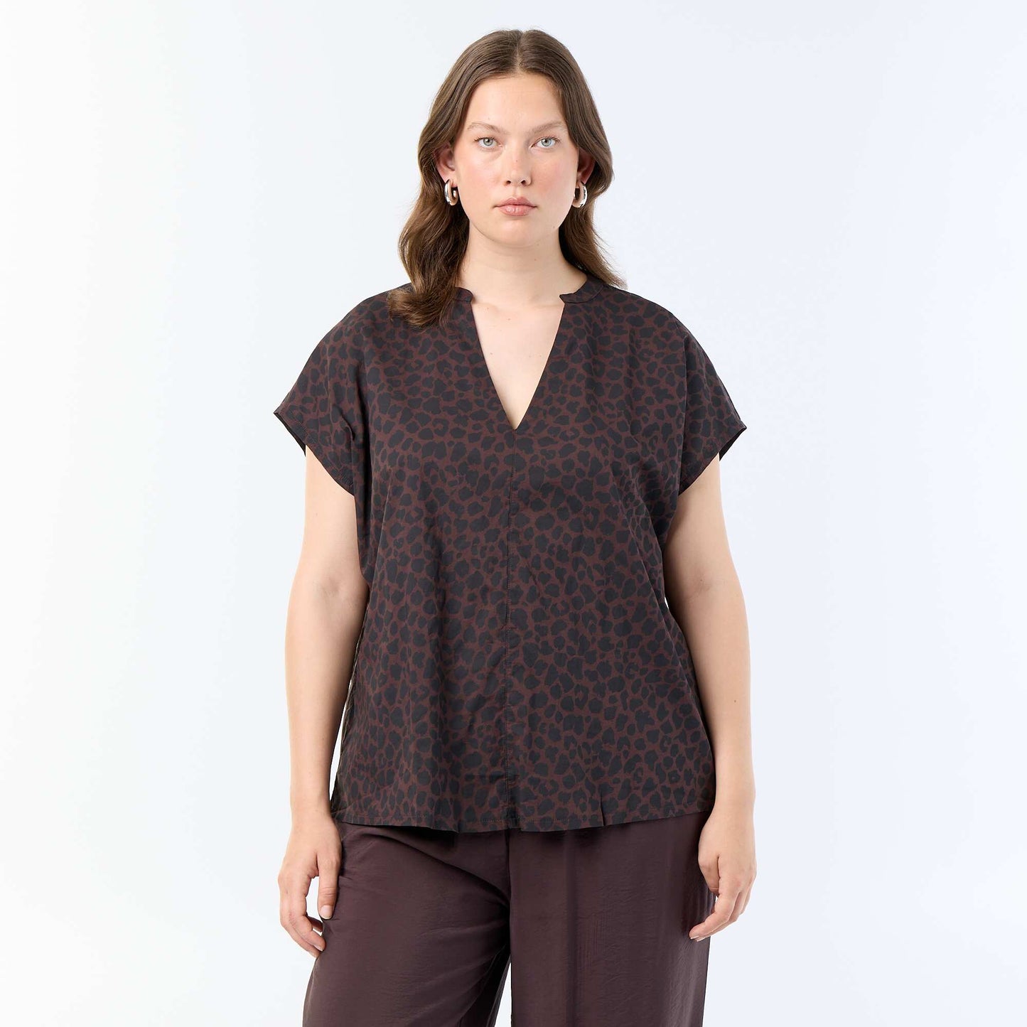 Light short-sleeved blouse BROWN