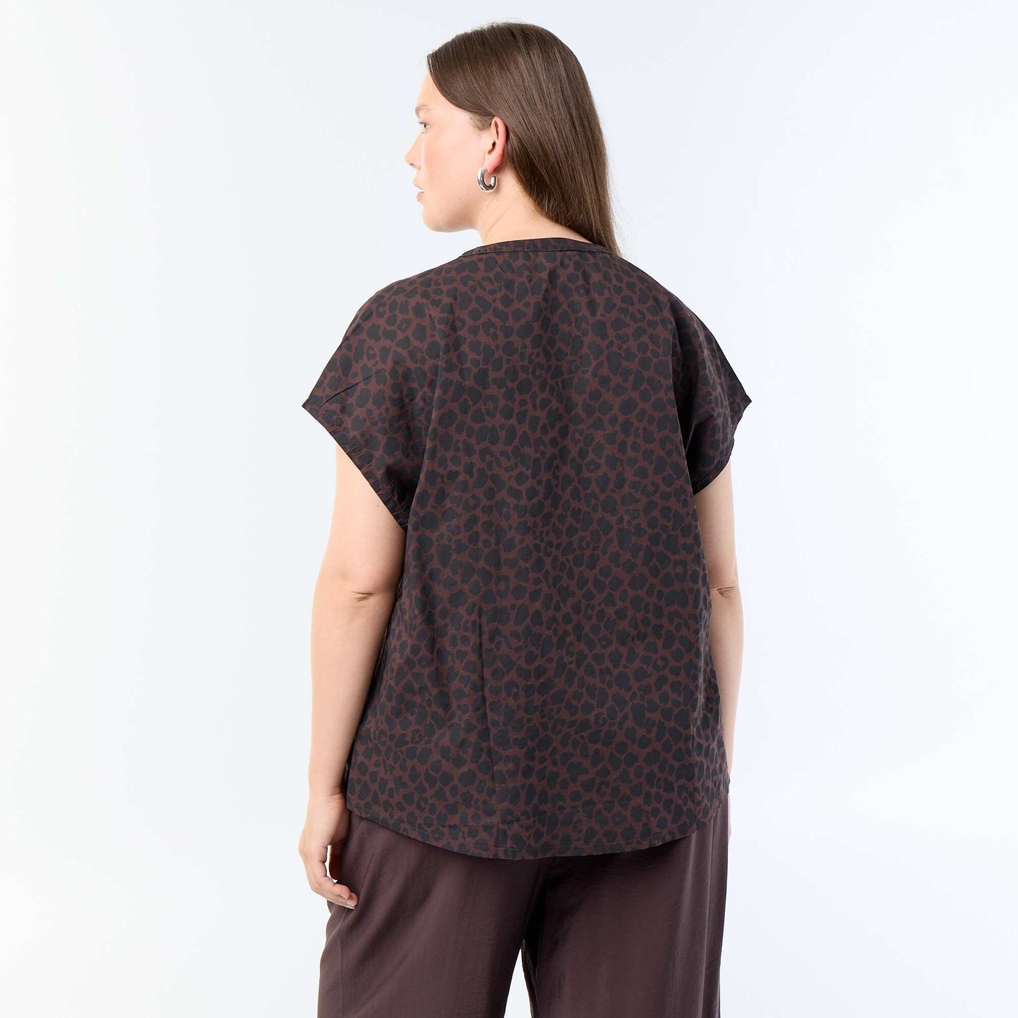 Light short-sleeved blouse BROWN