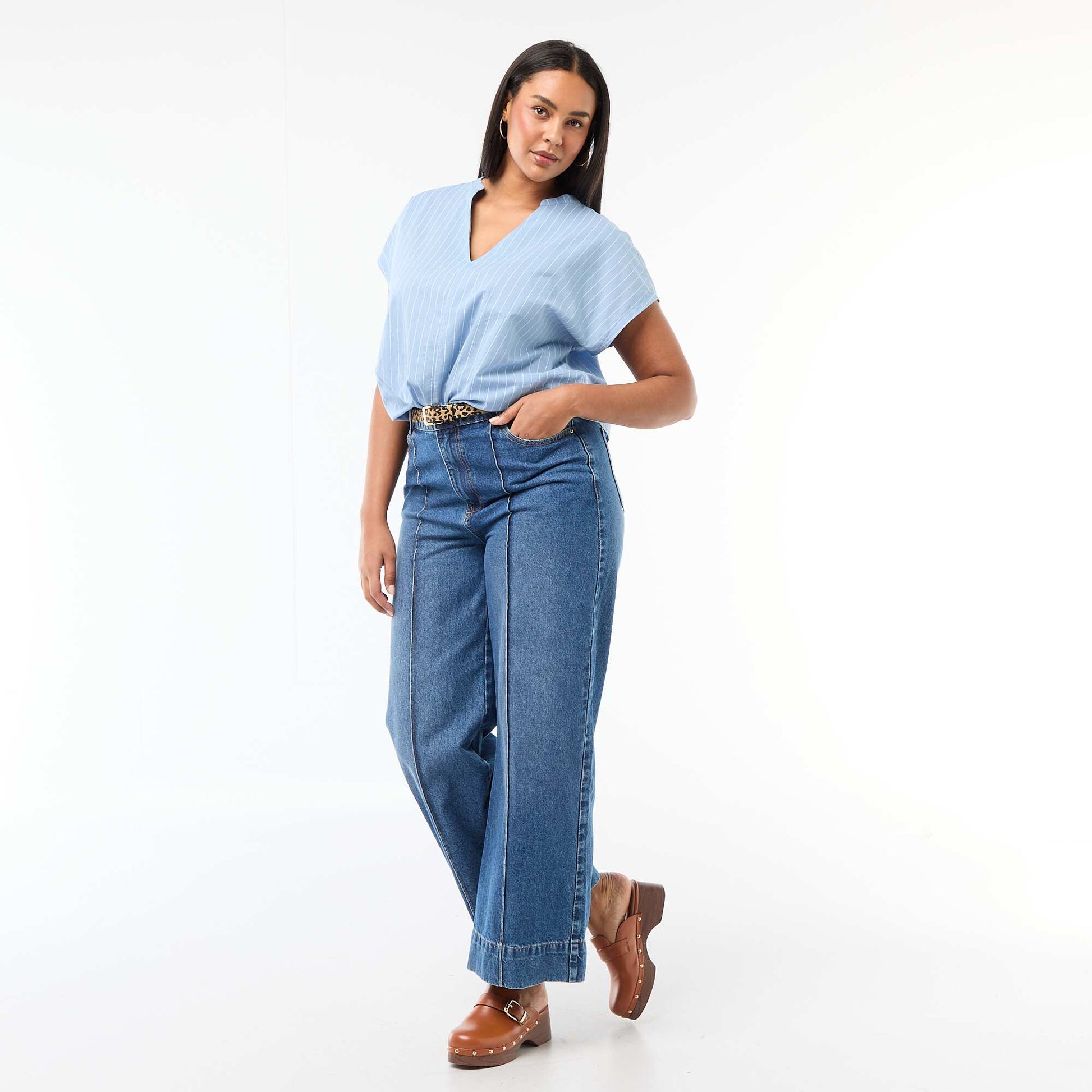 Light short-sleeved blouse BLUE
