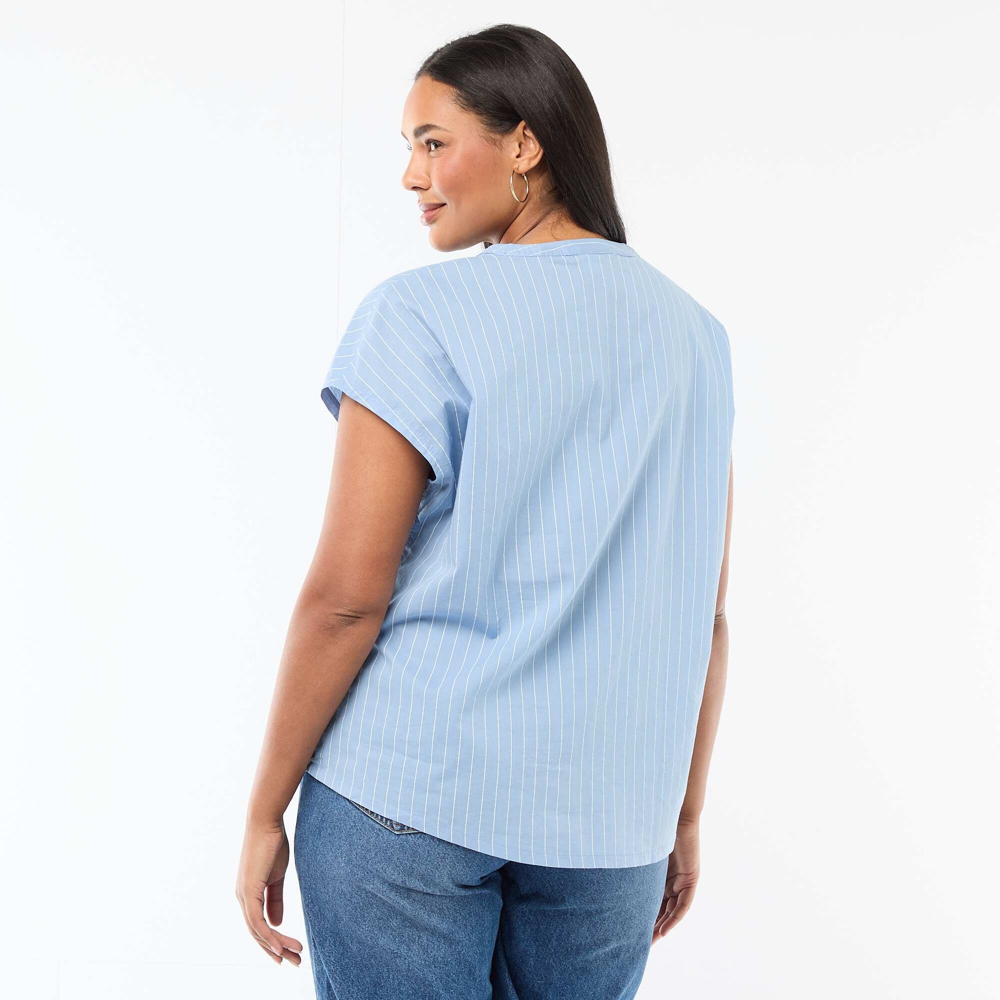 Light short-sleeved blouse BLUE