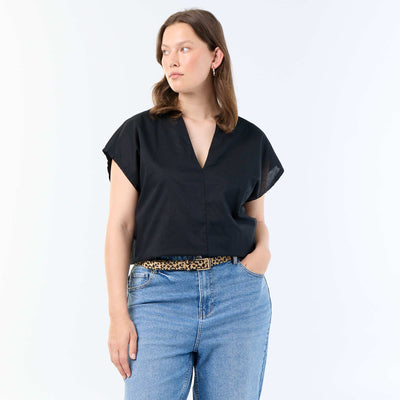 Light short-sleeved blouse BLACK