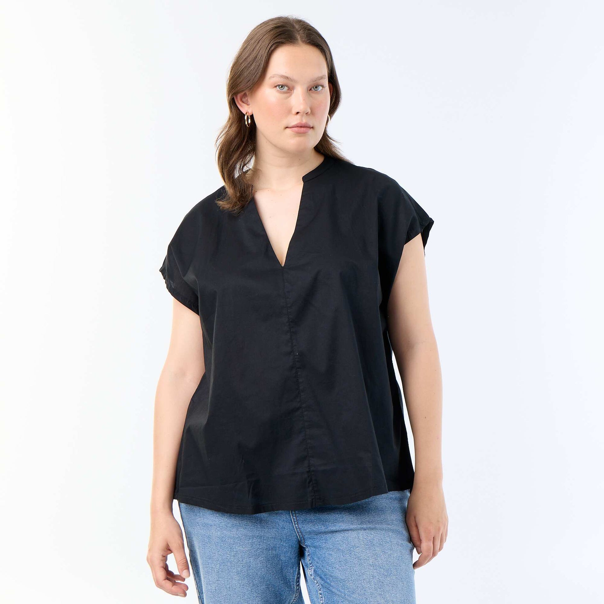 Light short-sleeved blouse BLACK