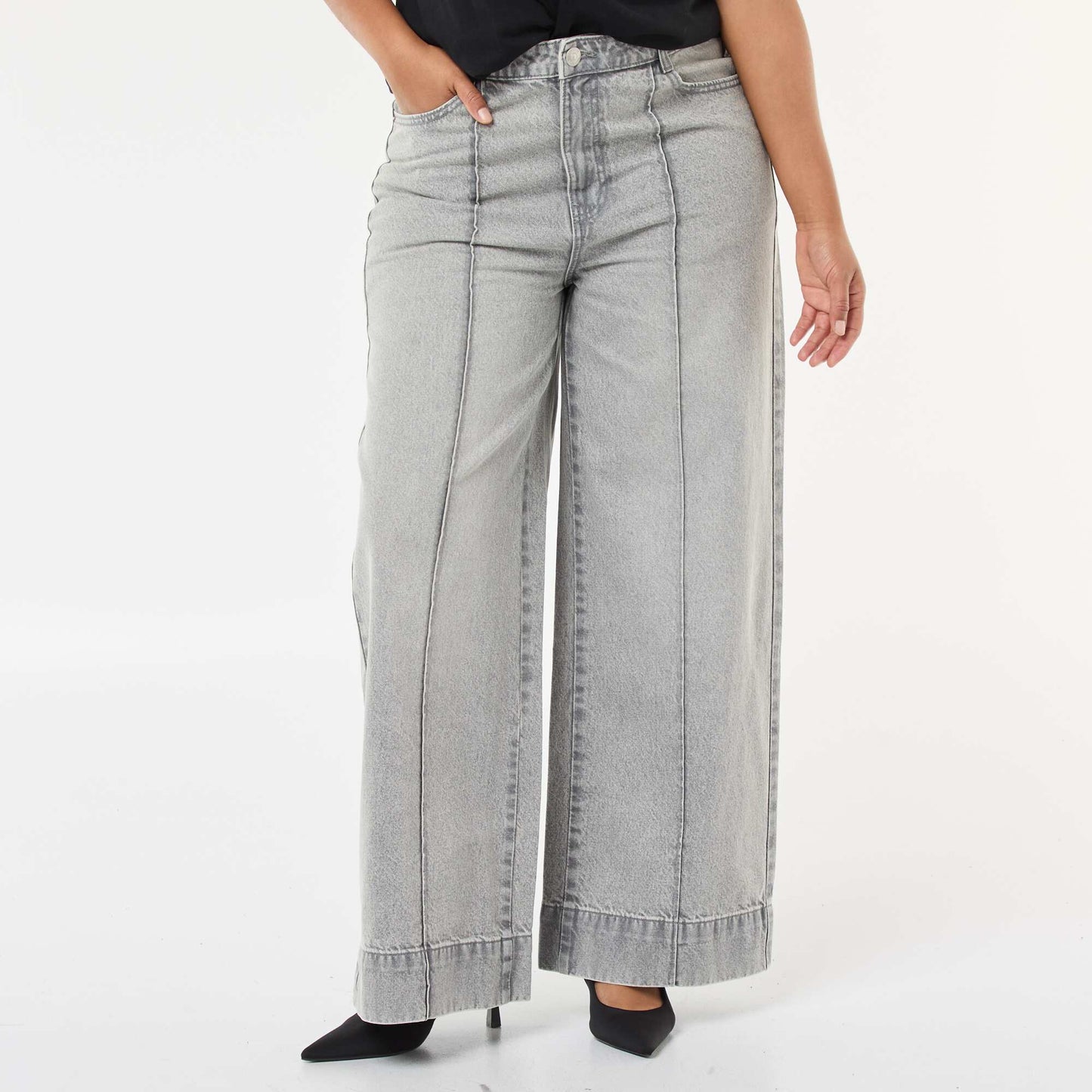 Wide Leg High-Waisted Jeans with Front Pleats GREY