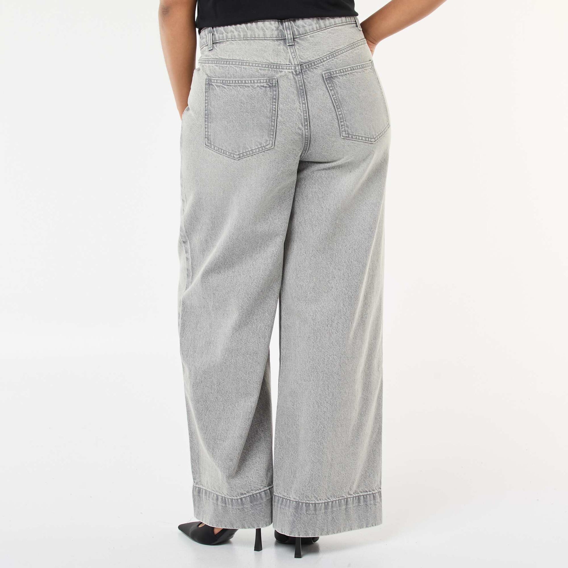 Wide Leg High-Waisted Jeans with Front Pleats GREY