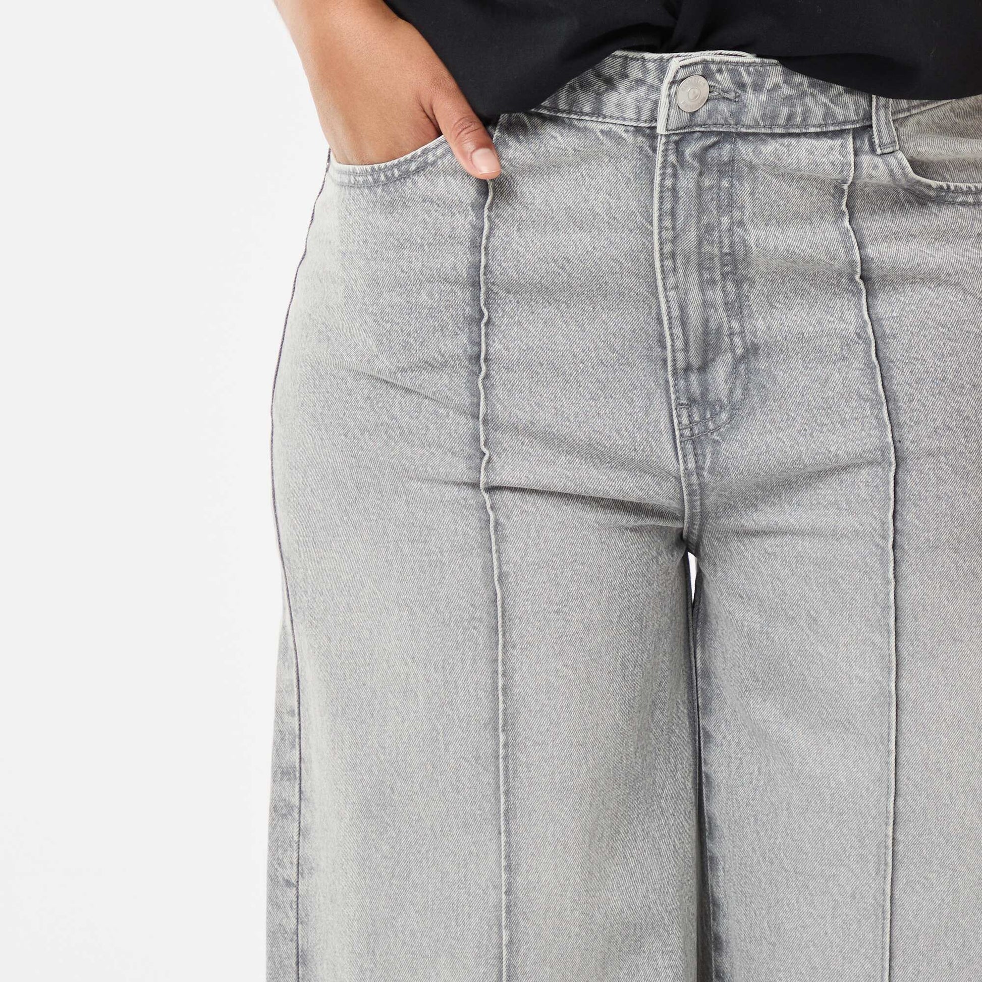 Wide Leg High-Waisted Jeans with Front Pleats GREY