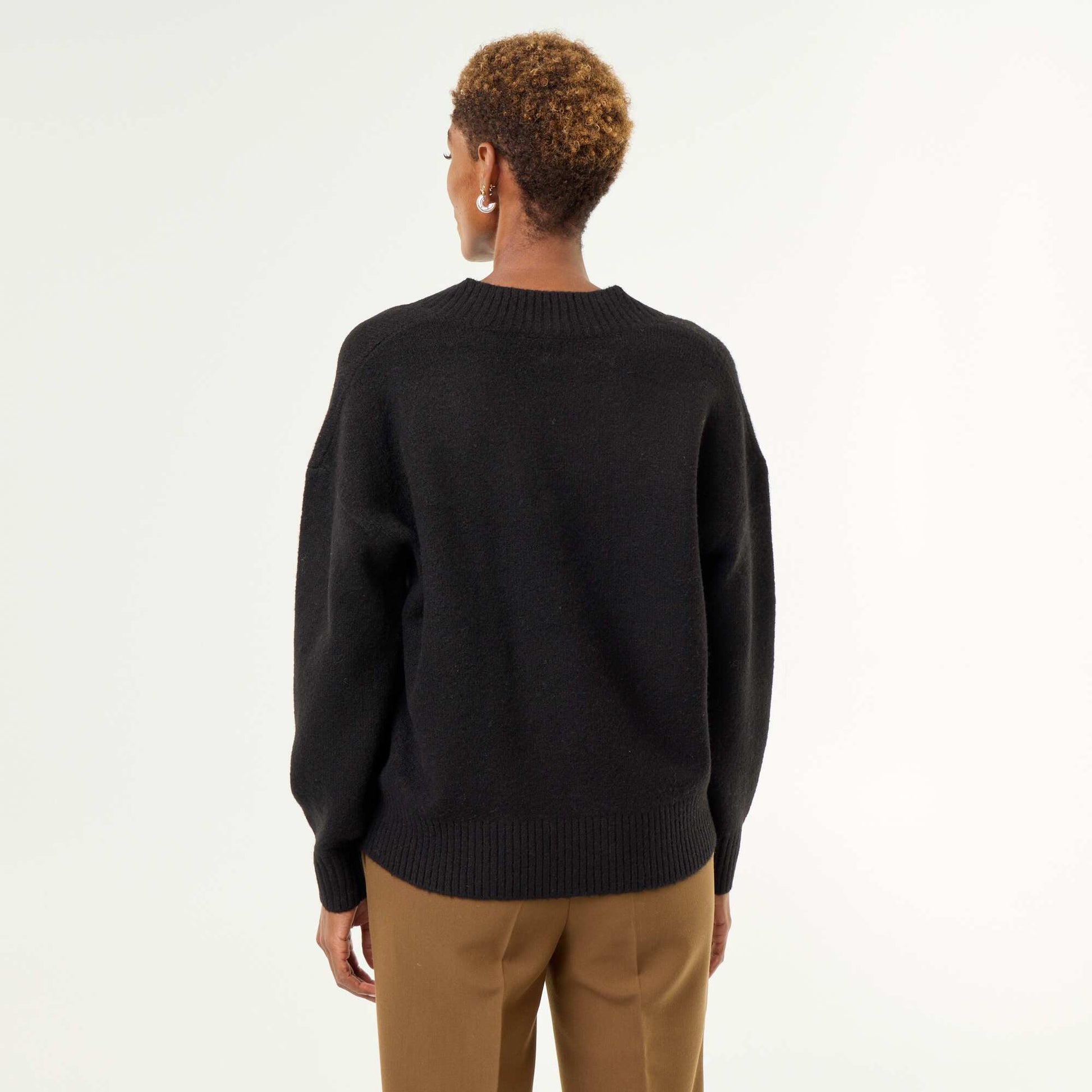 Large Ribbed V-Neck Sweater BLACK