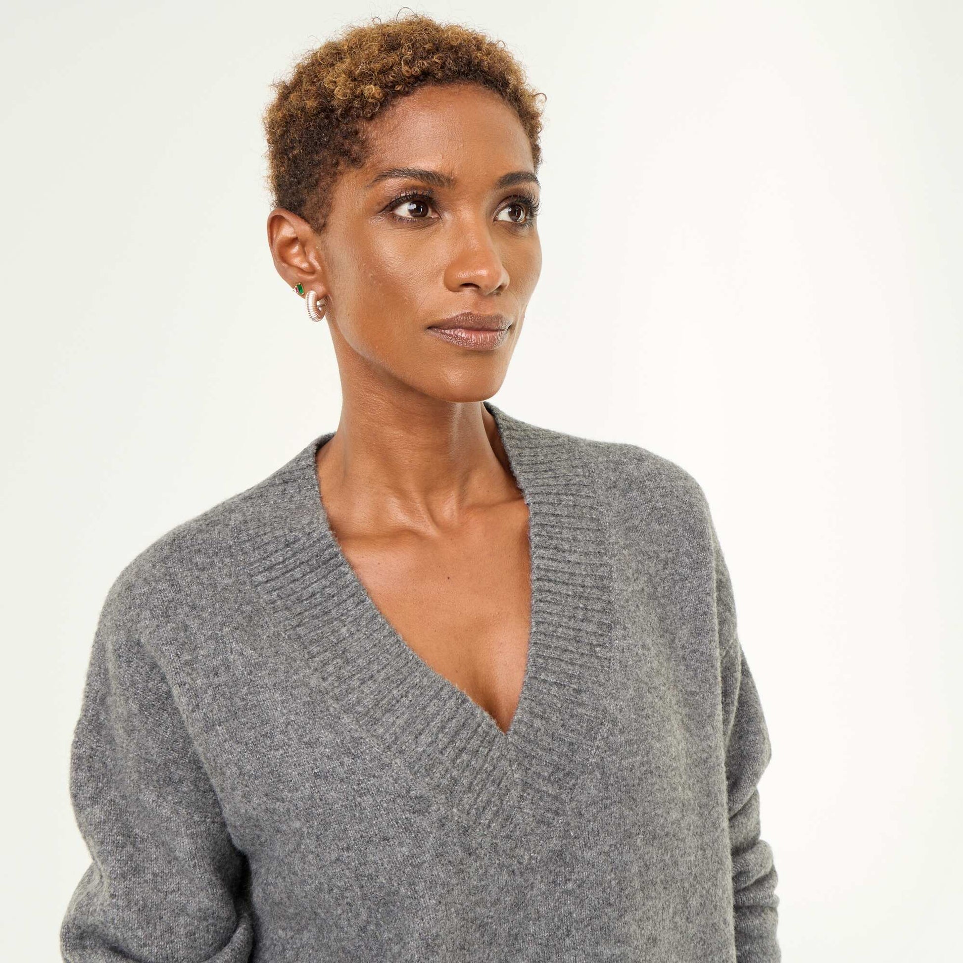 Large Ribbed V-Neck Sweater GREY