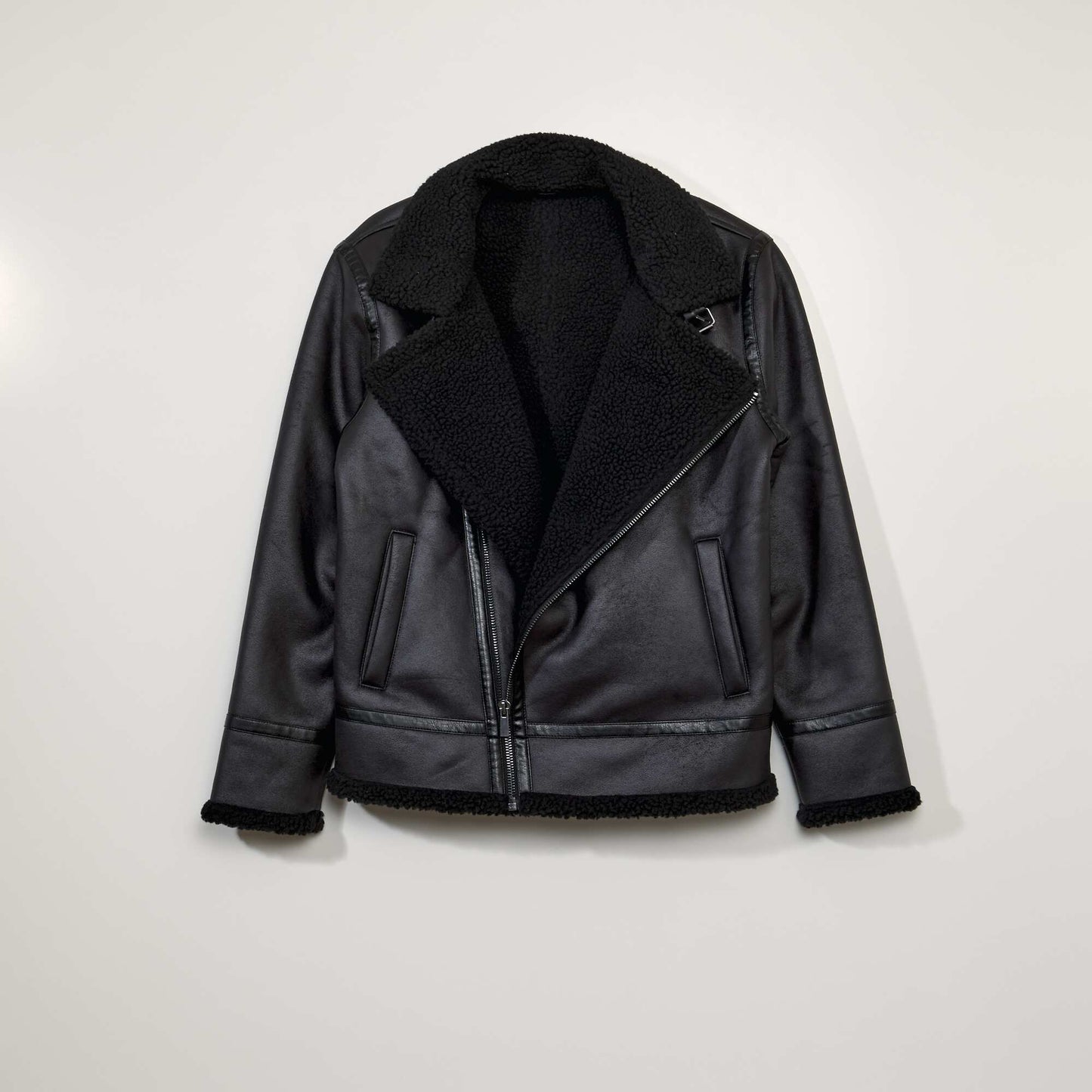 Aviator-style jacket with sherpa trim black